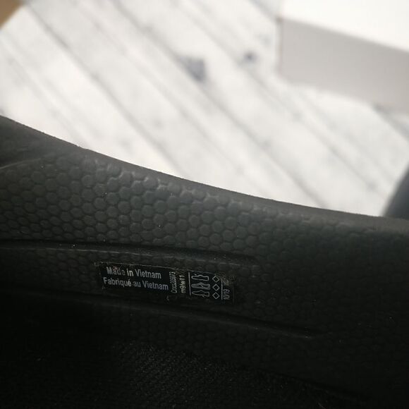 Crocs On the Clock Work Slip On Mens 9 Womens  11 Black Shoes - Picture 8 of 8